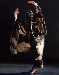 Foto dancing raven woman Maskentanz 4