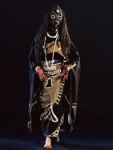 Foto dancing raven woman Maskentanz 14