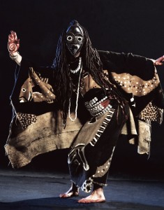 Foto dancing raven woman Maskentanz