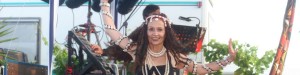 dancing raven woman afrika 1