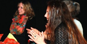 Foto Na Kobarka Dancing Raven Woman 4