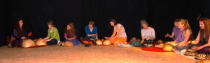 Foto Na Kobarka Dancing Raven Woman 3